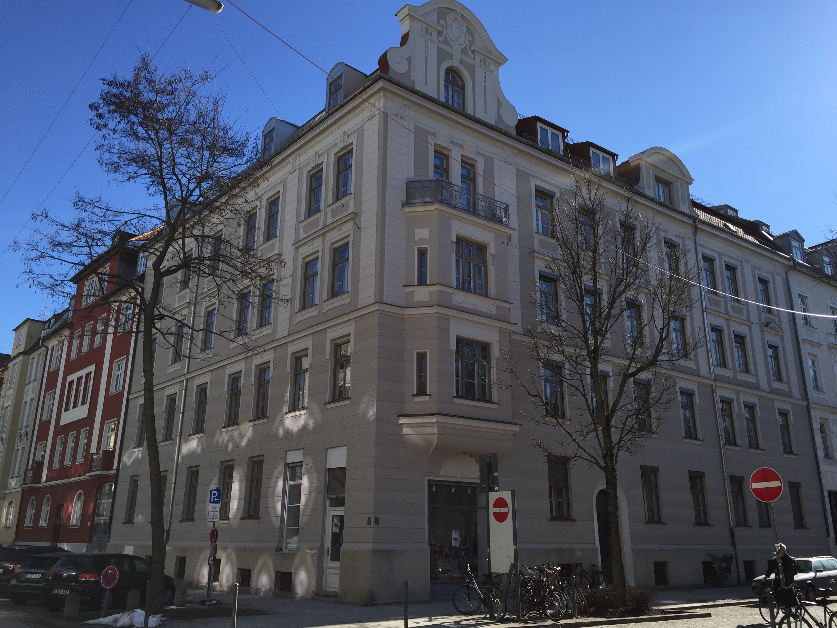 Fassadenrenovierung einer historischen Fassade in München Schwabing durch den Maler Meisterbetrieb Schume 2014